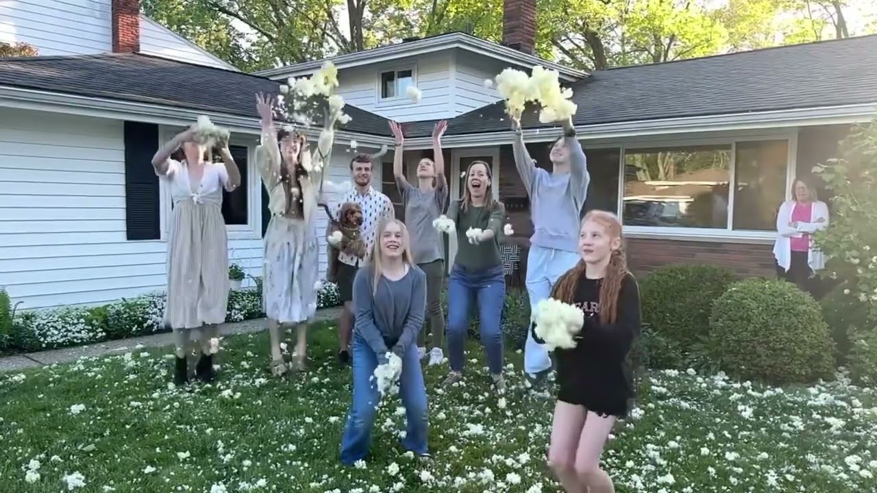 “Snowball” fight😇❄️