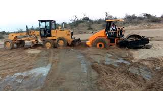 Komatsu gredar gd 625/ vs/ JCB ko lolar