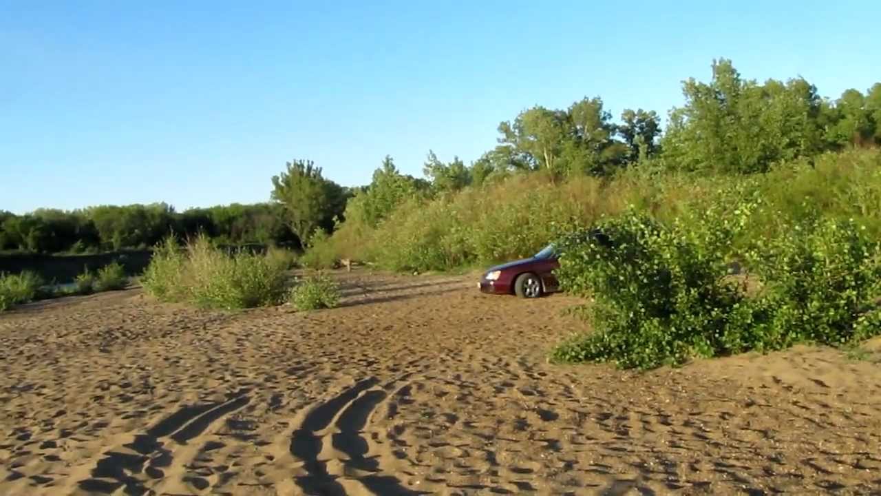 Субару Легаси 2.5 на песке 1 subaru legacy off-road in sand