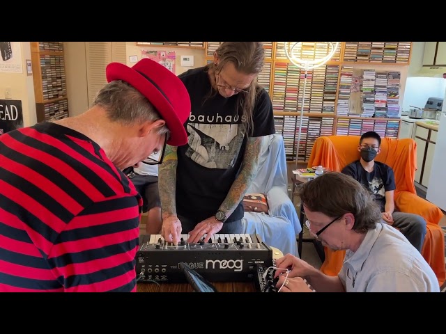 Phinney Jackson McGee at Apartment Music 42