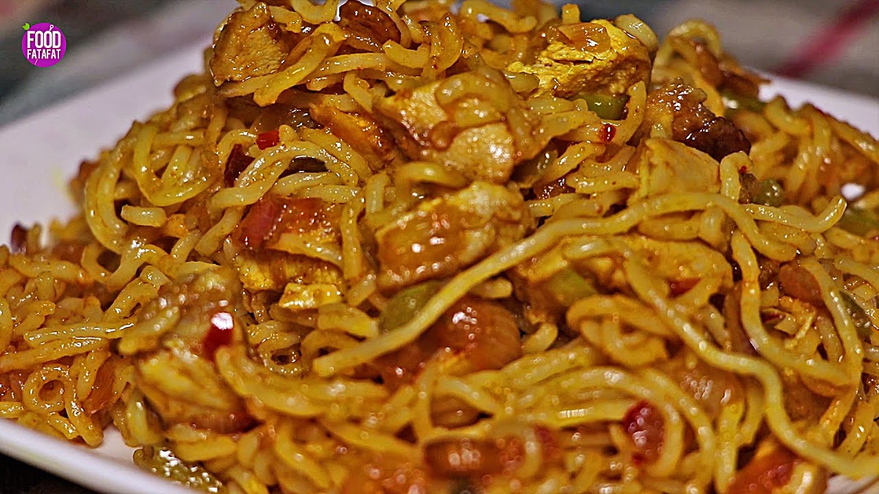 इस बंद में बनाइये चिकन शेजवान, मैगी मज़ा आ जाएगा Chicken Schezwan Maggi - Maggi Recipe | Food Fatafat