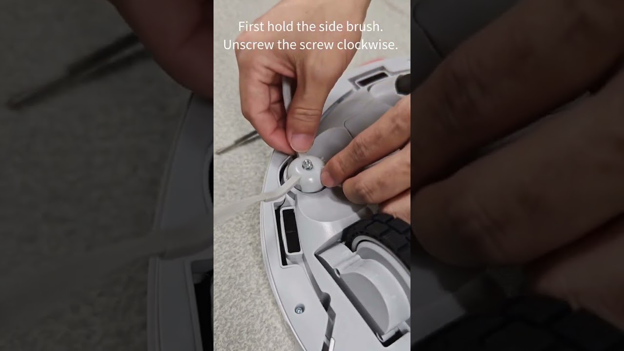 ILIFE V20 Unscrew the side brush screw
