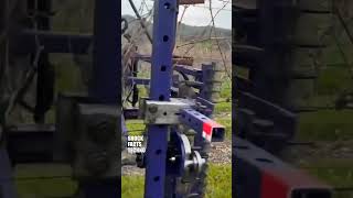 ИИ уже режет урожай в поле #short