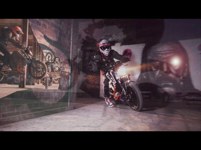 2016 KTM 125 & 200 Duke official video - 4K - YouTube 2016 KTM 125 & 200 Duke official video - 4K - YouTube