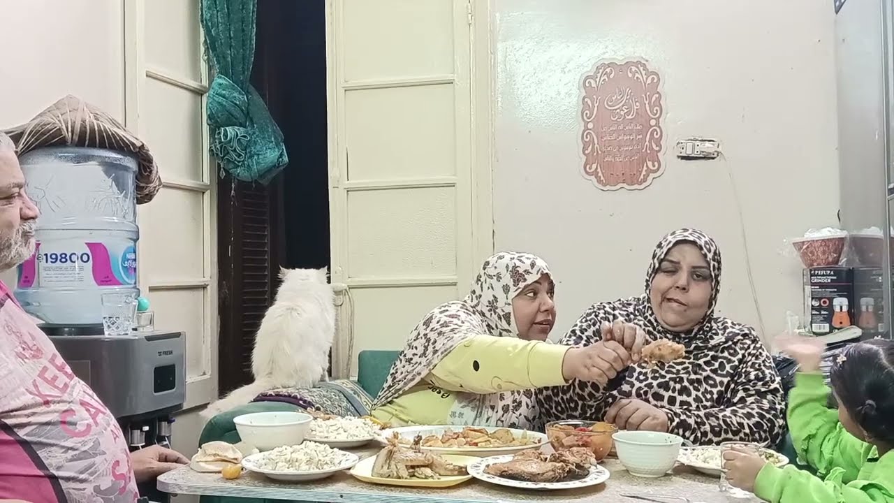 ذكيه زعلانه قوي حبيت افرحها واللي فيها مكفيها 😘