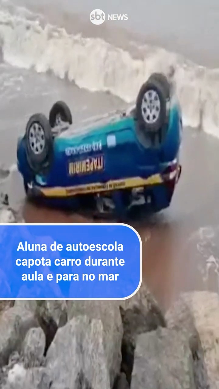 Aluna de autoescola capota carro durante aula e para no mar