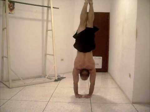 Diamond Handstand Push Up (July 2017)