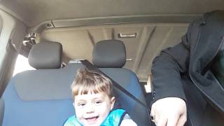 Trafi̇k Dostu Emni̇yet Kemeri̇ni̇ Tak Di̇ye Ağladi Küçük Muhammed