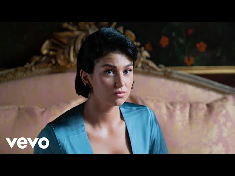 Roxeanne Hazes - Mama Was Een Klootzak (Official Video)