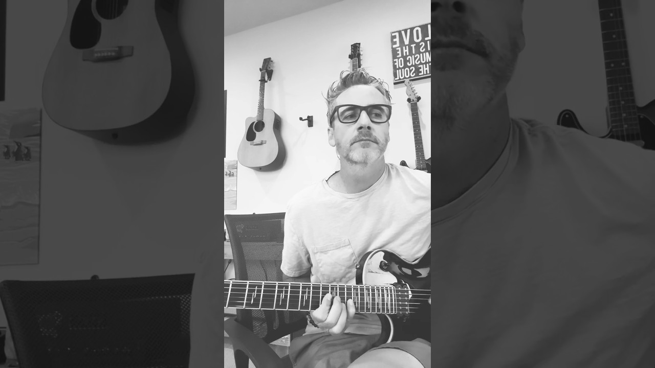 Am I the only one that can hear Cage the Elephant singing over this guitar riff? 