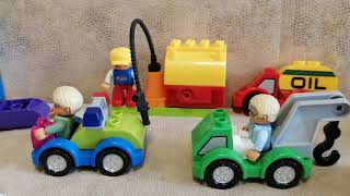 Строим семейный дом из Lego Duplo под веселые детские песенки