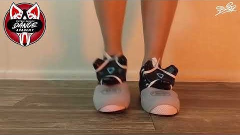 How to Set Up Foot Trackers for Dancing in Virtual Reality | VR Dance Academy | VRChat | Dance Socks