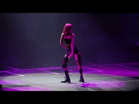 Blackpink, Lisa's solo in Sydney Australia.