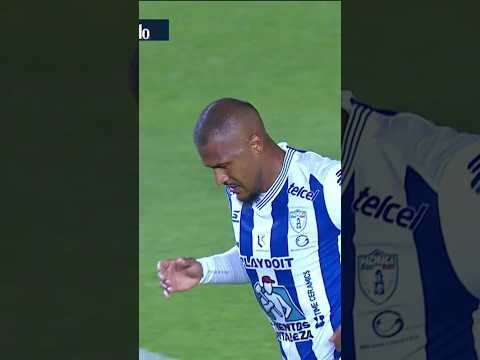 ¡GOOOL de Pachuca! Pachuca rompe las redes con un gol imposible para el arquero