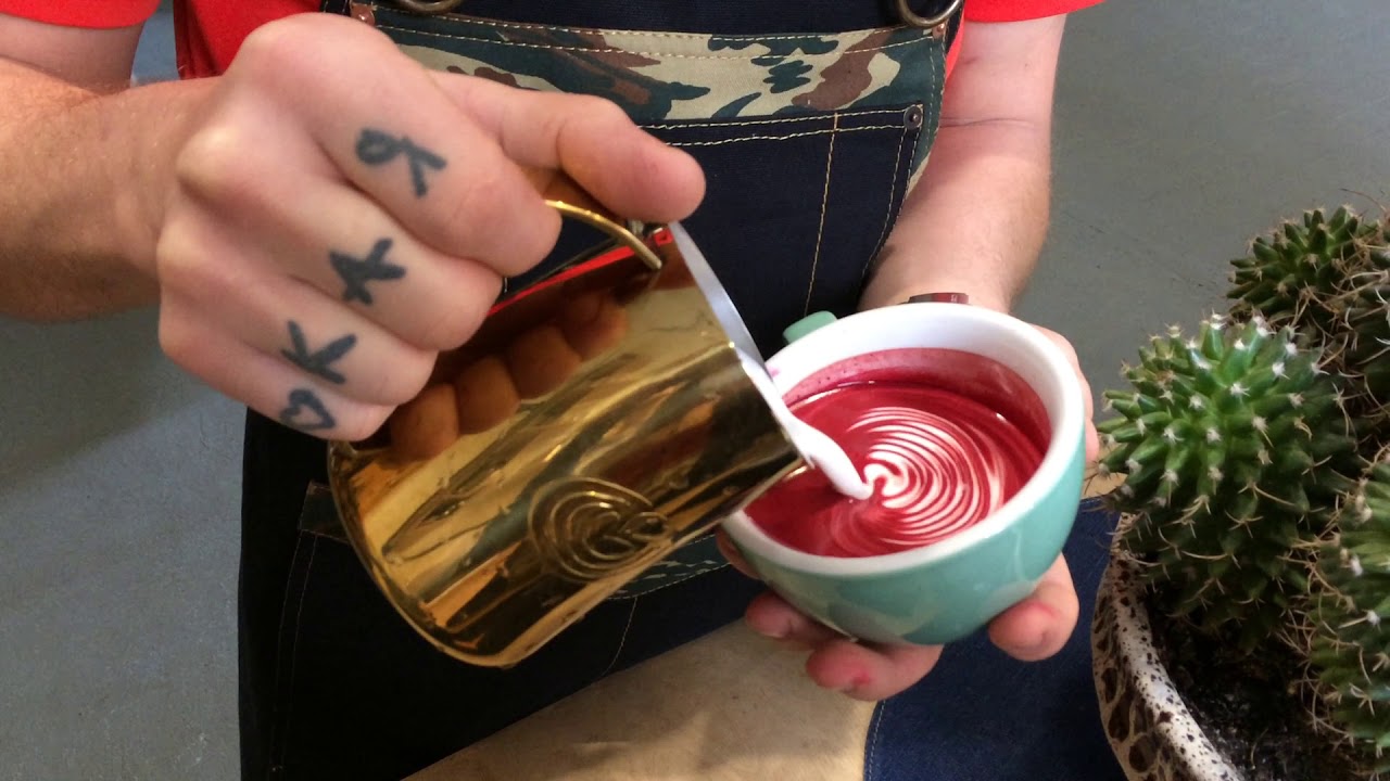 Rosetta intensa con el nuevo Barista Swag Evo Pitcher el mejor arte