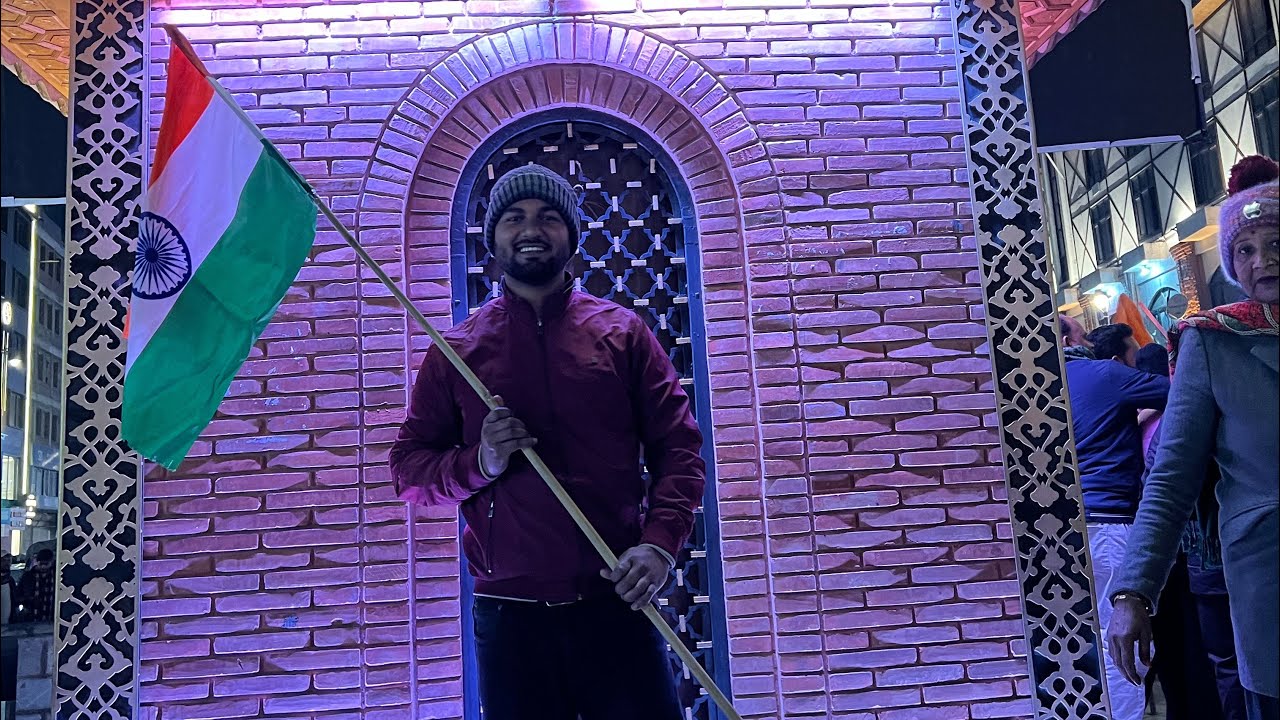 LAL CHOWK PAR LEHERAYA TIRANGA 🇮🇳😍 VLOG-2 (KASHMIR TRIP)