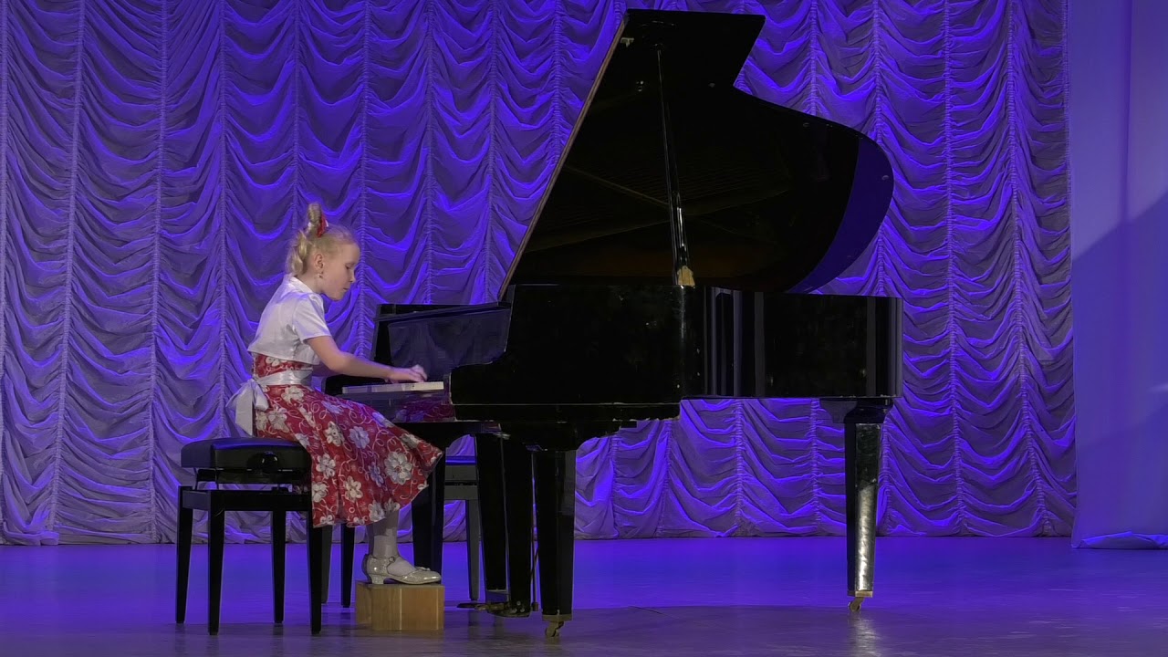 Волынка. Л. Моцарт. Никитина Станислава 8 лет