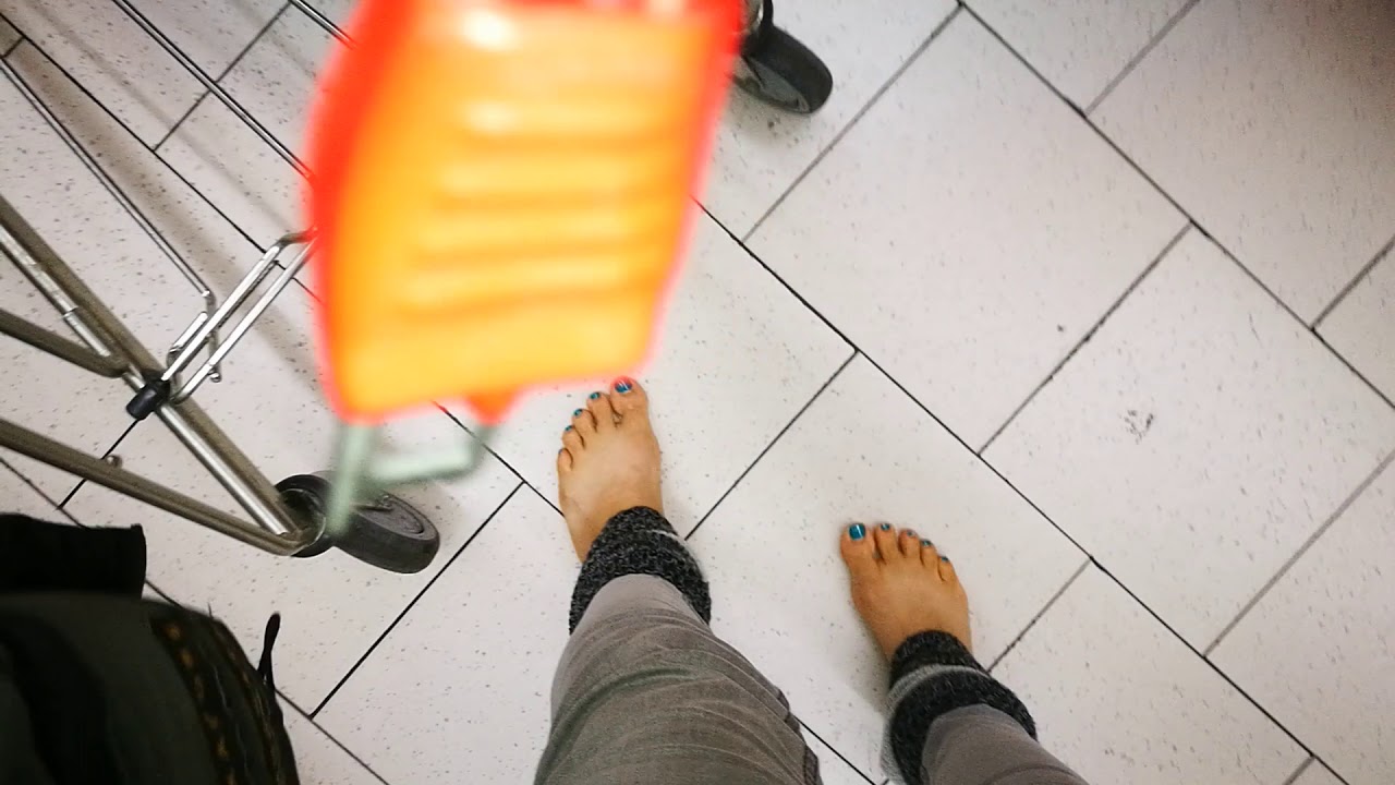 Barfuß einkaufen. So viele Konsonanten unterwegs 😉