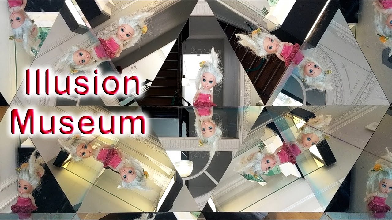 Elsia and Annia at the Illusion Museum in Antwerp (Belgium)
