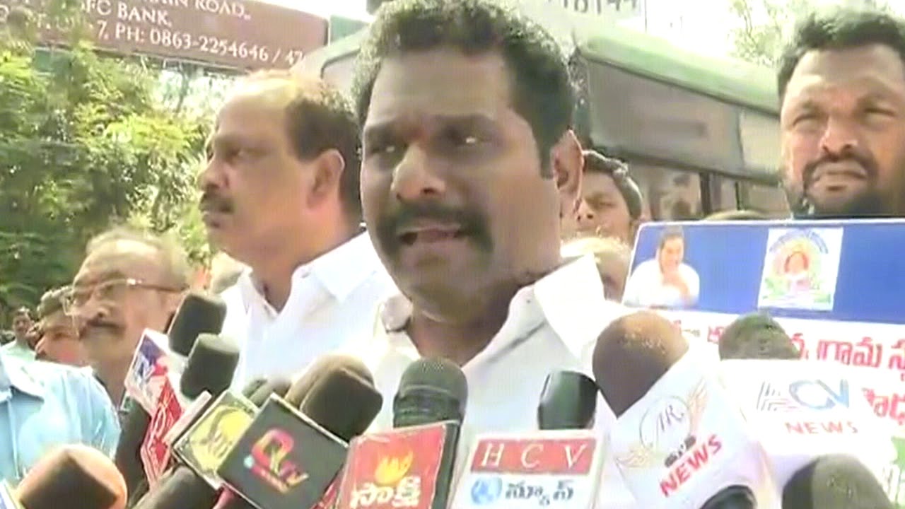 Guntur YSRCP MLA Mustafa & party leaders in Manvaharam for 3 capitals in AP