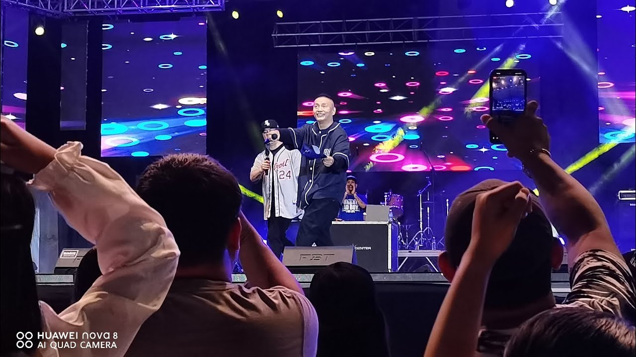 Live Performance of @AndrewE-TV - YouTube
