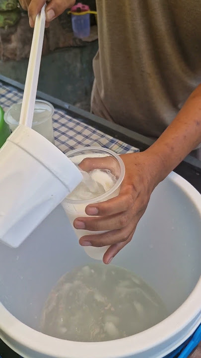 ES KEKINIAN INI GABUNGKAN KELAPA MUDA   SUSU! RASA LEMBUT, MANIS, NYEGERIN!