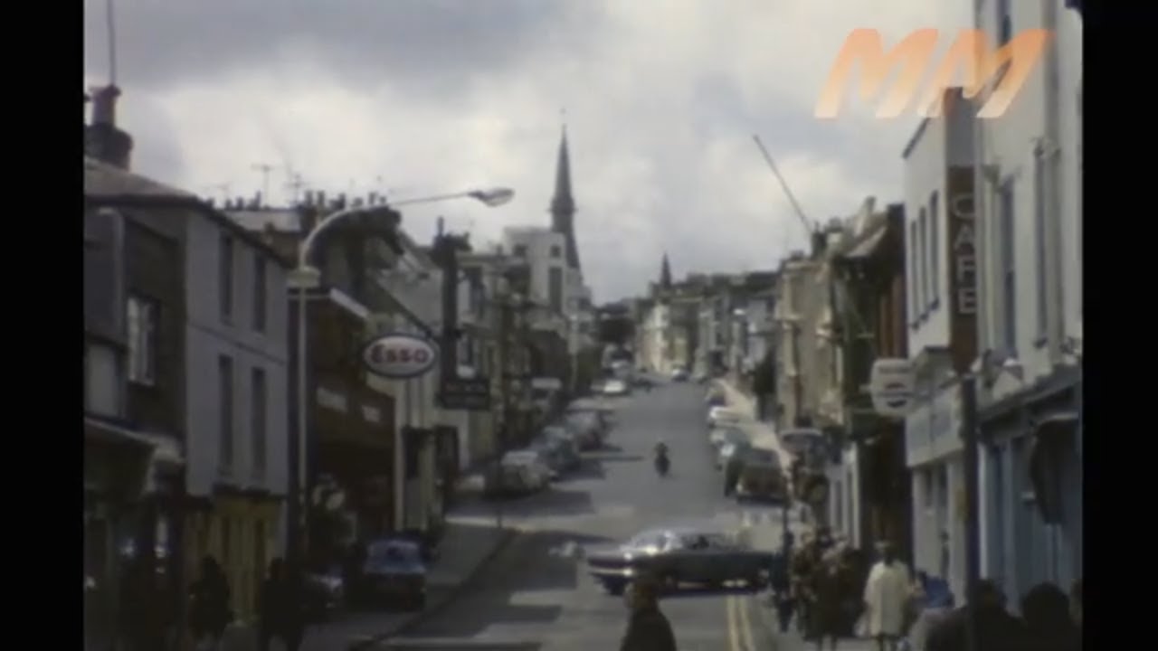 Isle of Wight Sightseeing trip 1972 old cine film 344