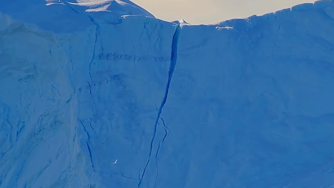 Apr 13, 2026: Giant Iceberg Caught on Camera Drifting Past