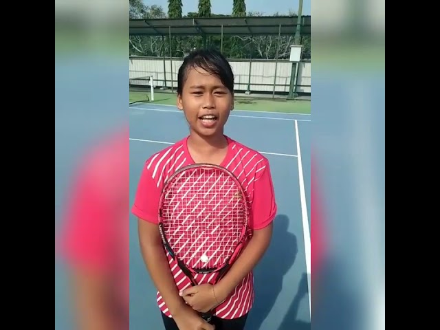 Latihan tenis T.  Naura Nur Azizah class=