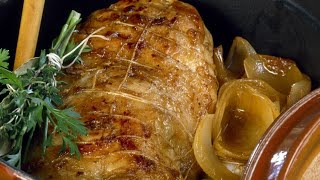 🍖 Rôti de porc à la cocotte - Une cuisson lente pour une viande tendre et pleine de goût 🍷🥕