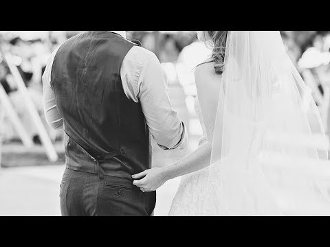 【伝説の結婚式】父「…帰るか」娘「うん帰る」新郎「もう頭を下げても遅いからな」バージンロードを引き返し披露宴は食事会に。