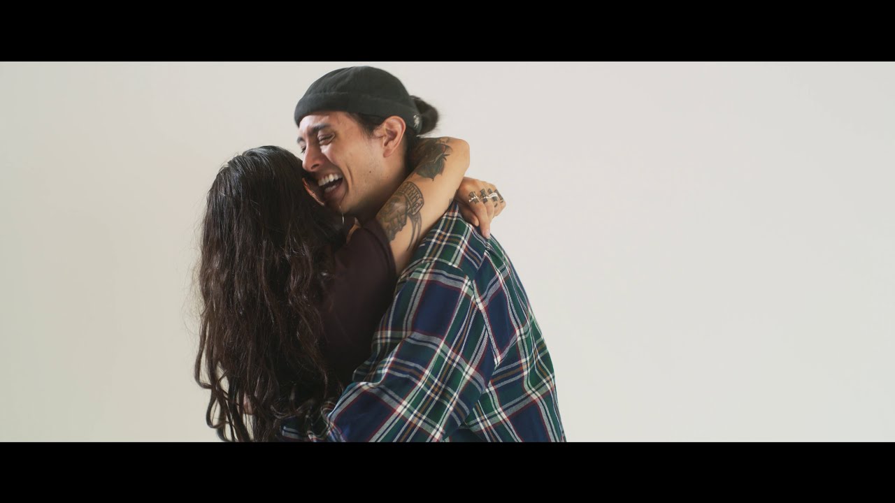 Stu Larsen - Whisky & Blankets [A Tu Lado] - (Official Video) video thumbnail