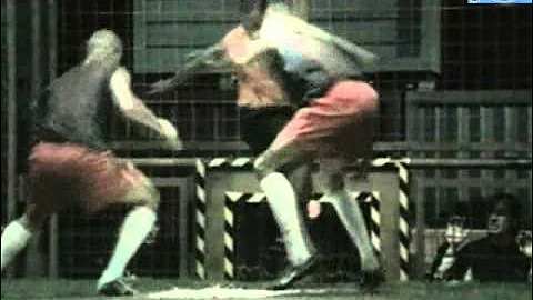 Elvis vs. JXL - A Little Less Conversation