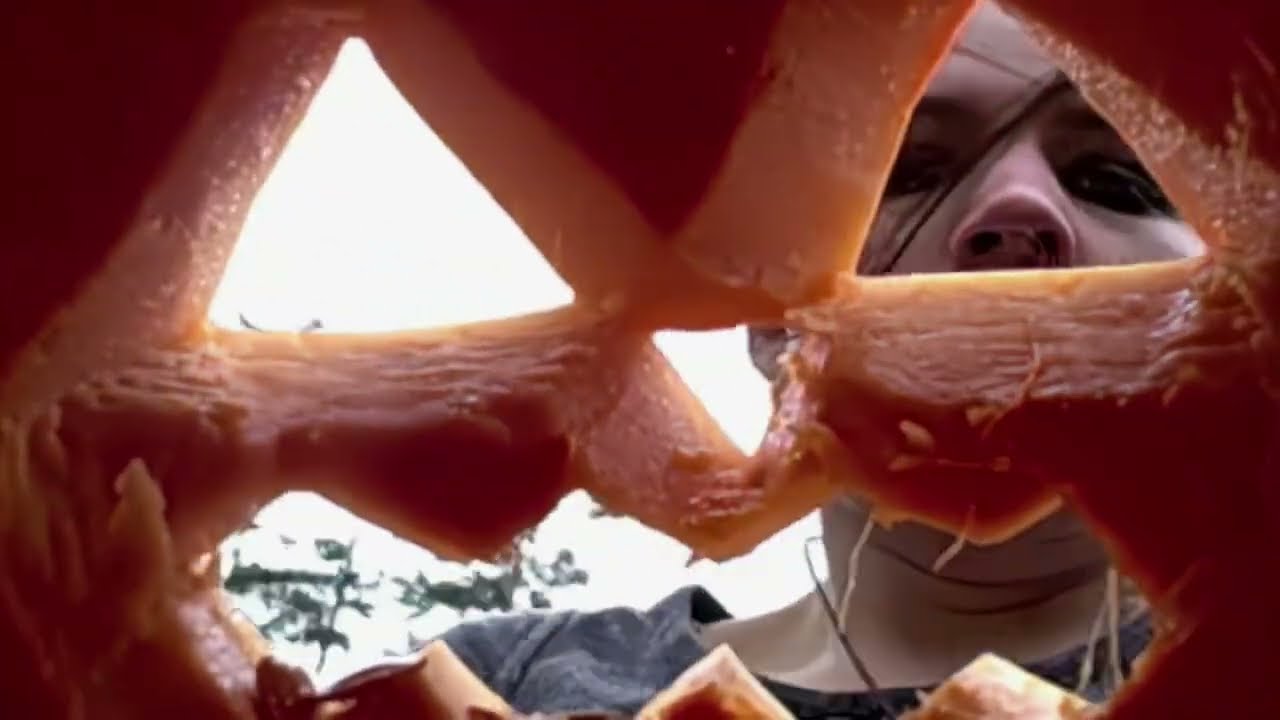 2009.10.28 - Haunted Music Video