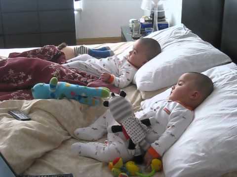 Viendo sus Backyardigans!! - YouTube