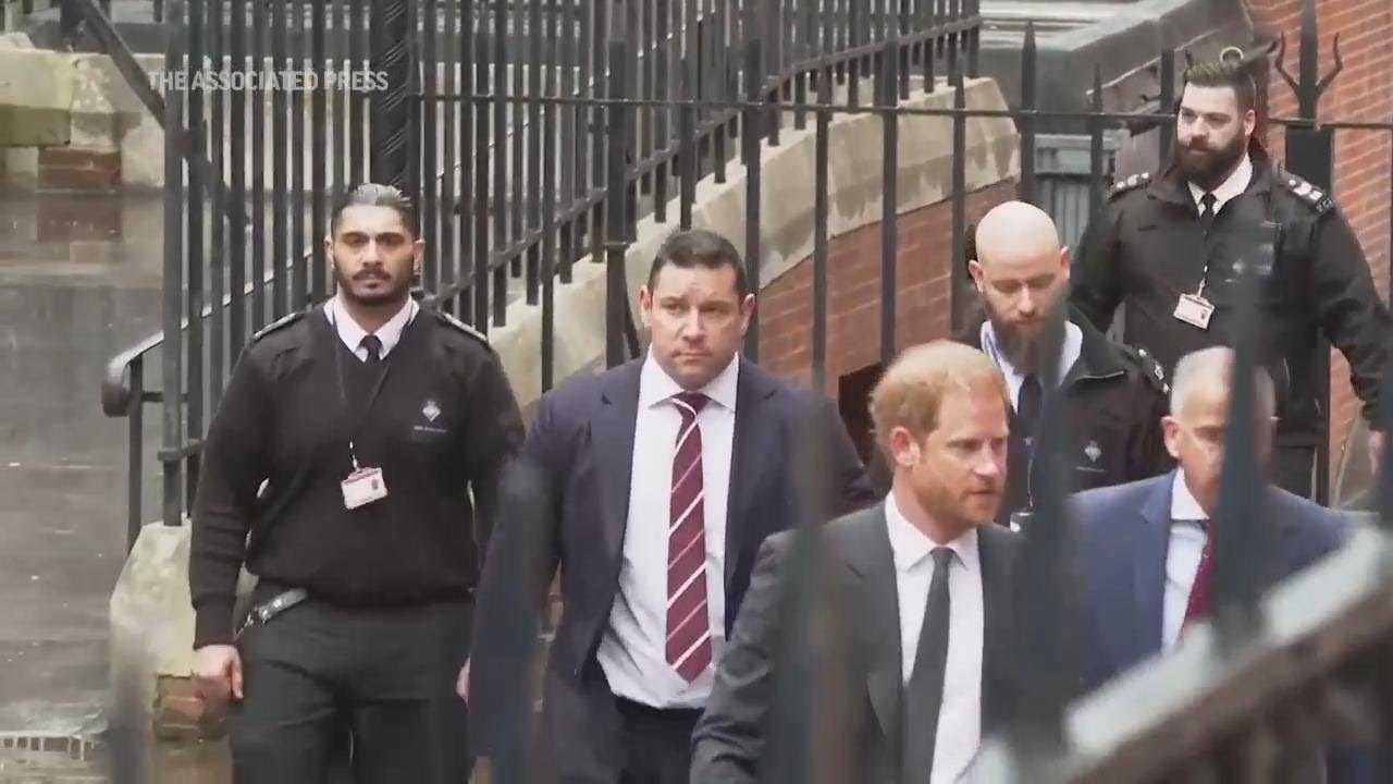 Prince Harry arrives for court case in London