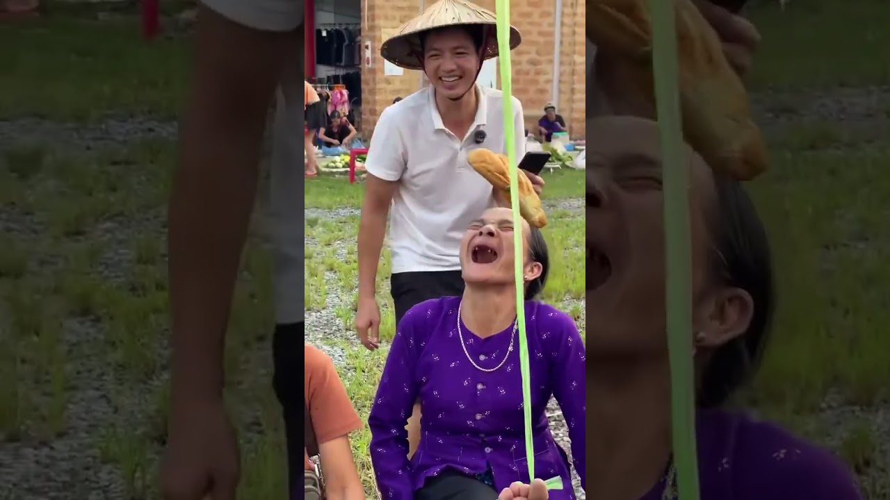 Hãy cười khi còn có răng