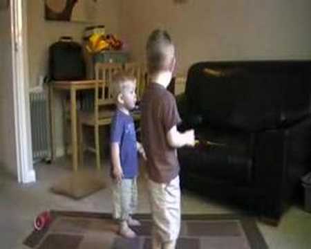 MASON & HARVIE DANCING TO CARRIE & DAVIDS POPSHOP