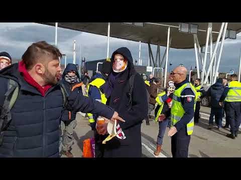 Réforme des retraites : l'opération péage gratuit dégénère au Viaduc de Millau