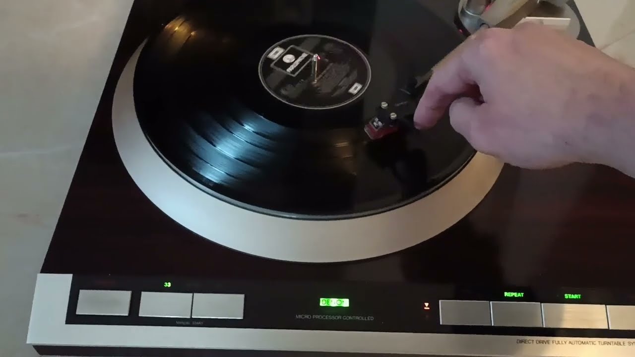 DENON DP-51F Direct Drive Turntable (1982 - 1985) in Original Box