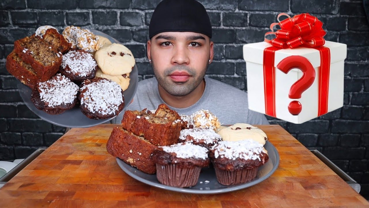 (ASMR) WHAT I GOT FOR CHRISTMAS + REVIEWING MOM'S CHRISTMAS DESSERTS