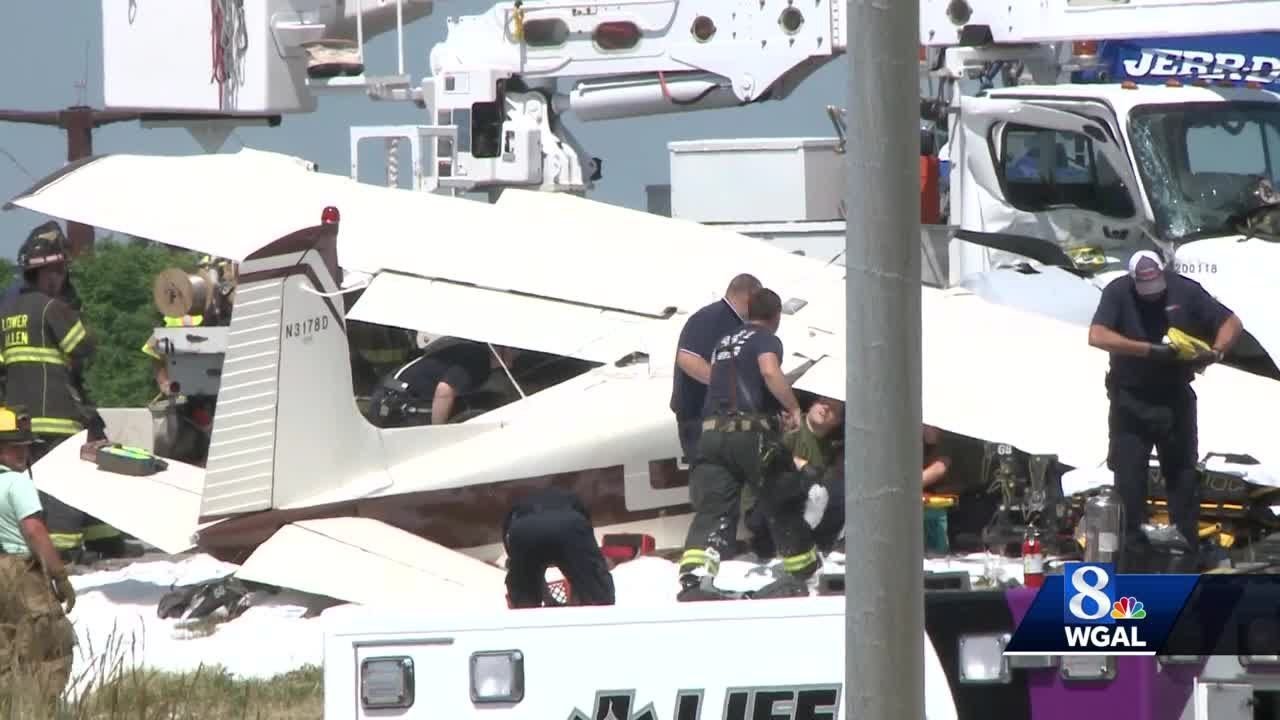 One person dies after plane crash on Pennsylvania Turnpike - YouTube