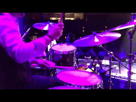 Brian Czach   "Crying" w: Unraveling The Wilburys