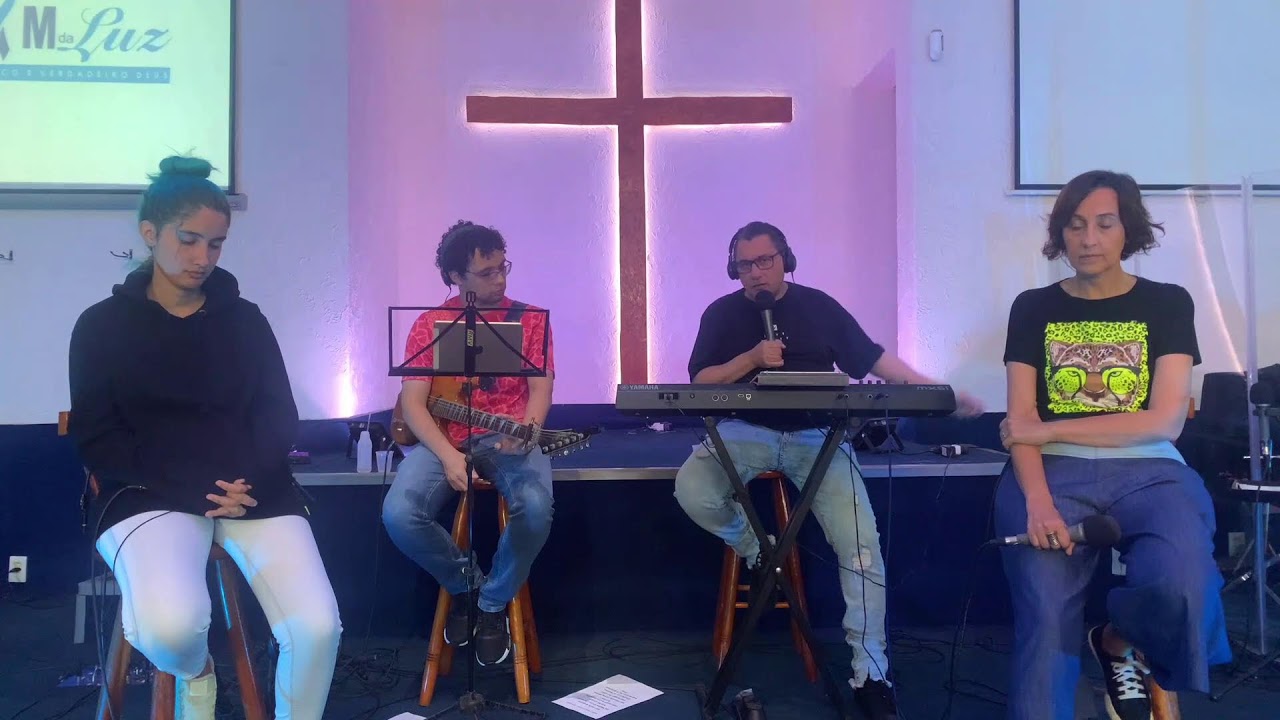 Noite de Quinta, 23/12/2021 em Jardim da Luz - Rua do Petróleo 20 - CG - Rio de Janeiro - RJ.