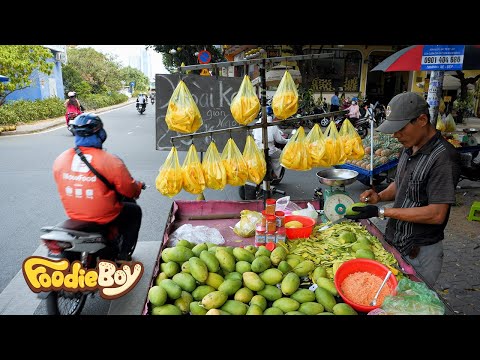 Most Popular Night Market Street Food in Saigon