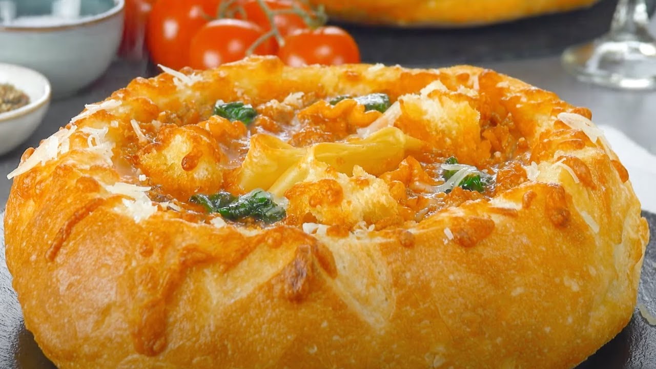 Мясной Суп-Лазанья в Хрустящем Чесночном Хлебе. Невероятно Вкусно!