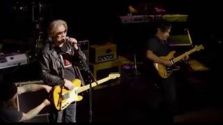 Daryl Hall & John Oates "Maneater" - Live in Dublin