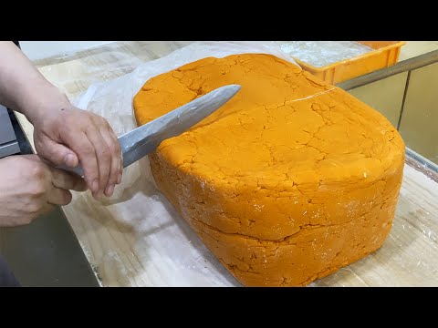 AMAZING KNIFE SKILLS! - Master of cutting dumpling skin with a knife - KOREAN STREET FOOD