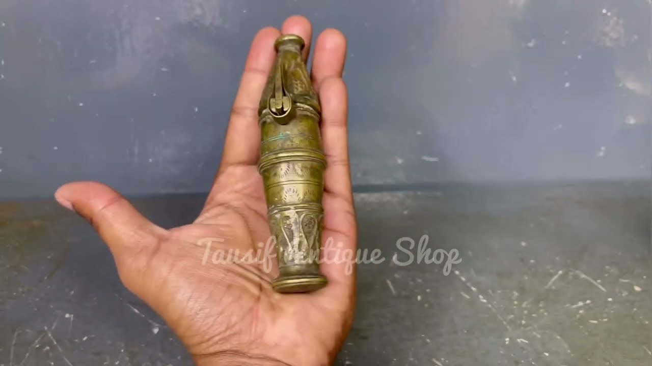 Brass Old Antique Chuna Dabbi / Lime Box Rare Piece / Collectable item - NOW ON SALE 🏷️ |