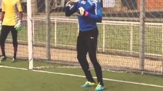 Fatau Dauda trains with fitness expert Sean Guy